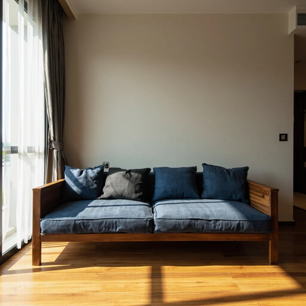Sofa Amerika kontemporari kayu walnut dalam ruang tamu teres JB